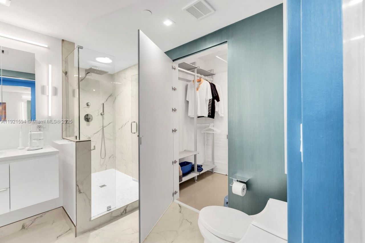 3131 NE 188th St, Unit 2-301, Aventura, FL 33180 Photo