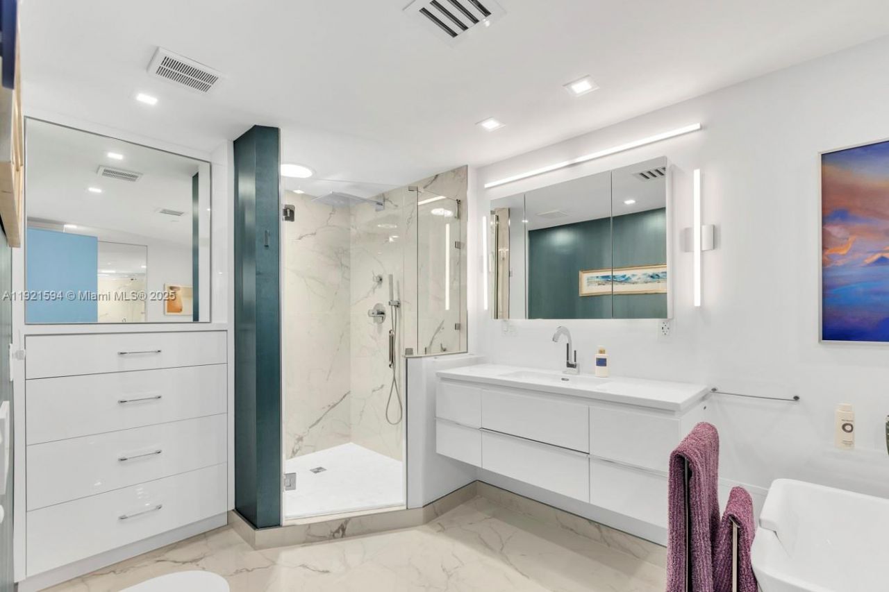 3131 NE 188th St, Unit 2-301, Aventura, FL 33180 Photo