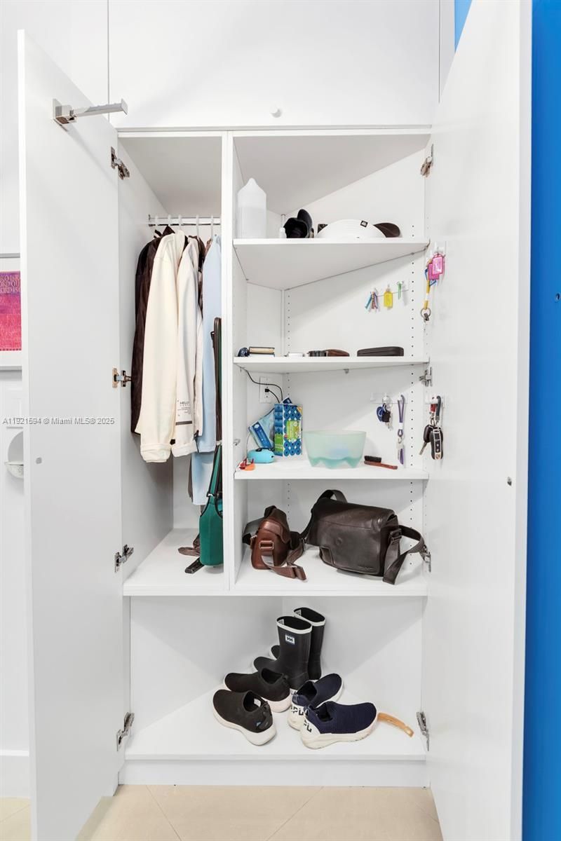 3131 NE 188th St, Unit 2-301, Aventura, FL 33180 Photo