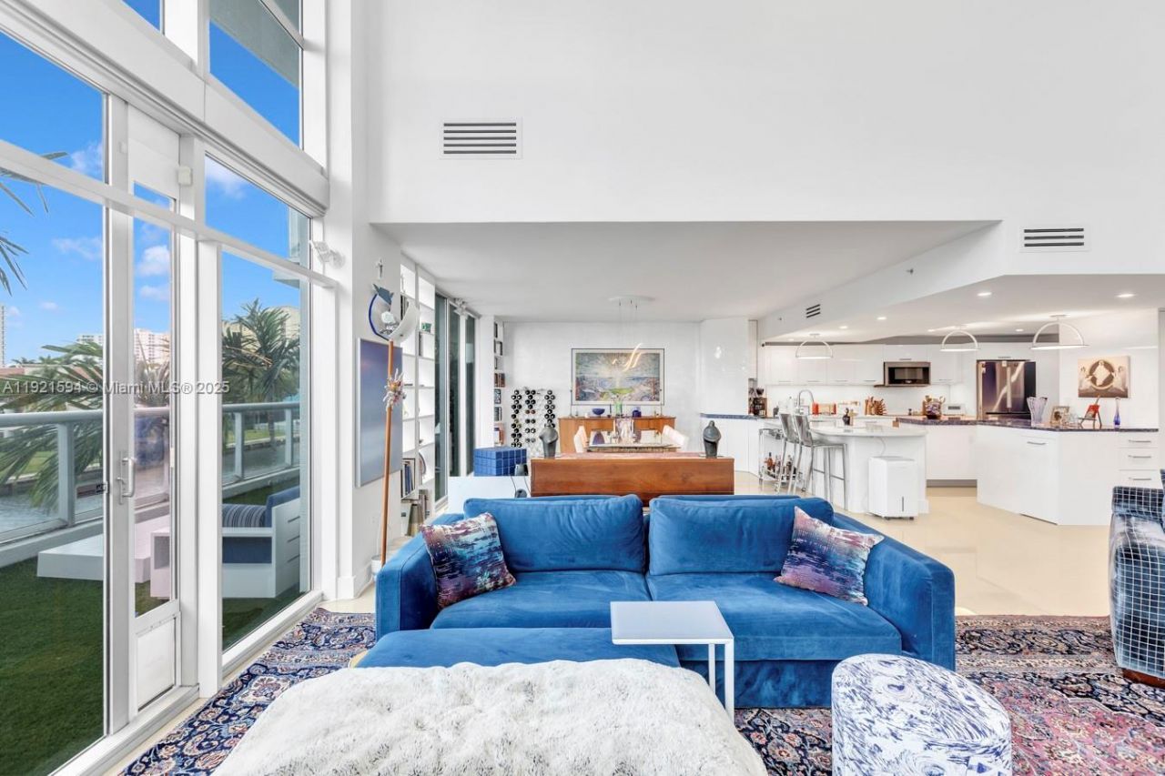 3131 NE 188th St, Unit 2-301, Aventura, FL 33180 Photo
