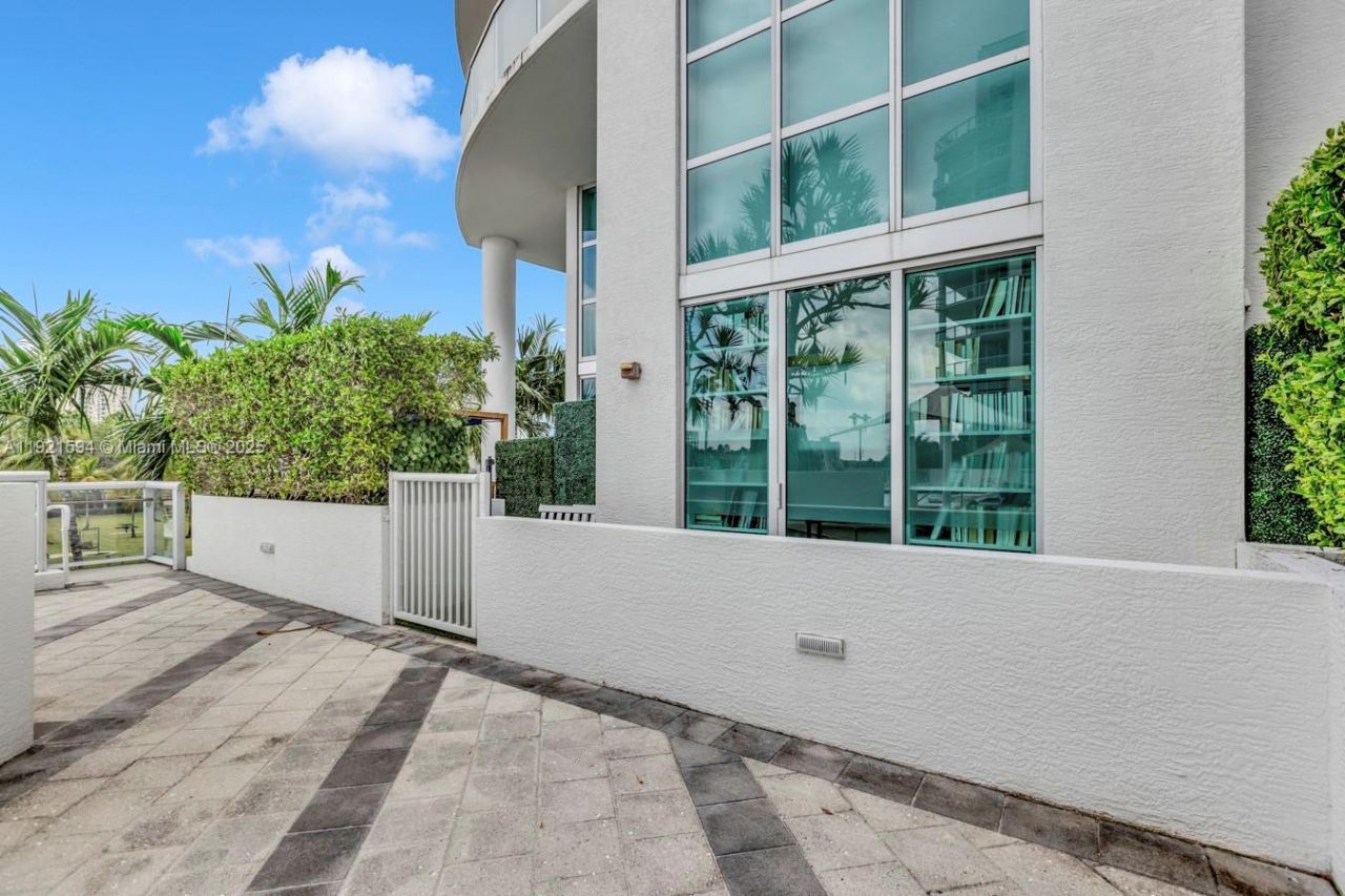 3131 NE 188th St, Unit 2-301, Aventura, FL 33180 Photo