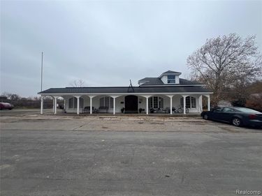 323 Jefferson Street, Lapeer, MI 48446