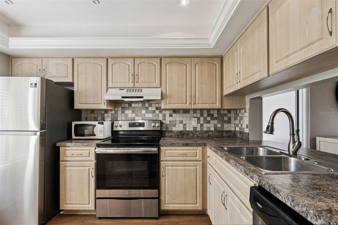 6105 Palma Del Mar Boulevard S, Unit 120, Saint Petersburg, FL 33715 Photo