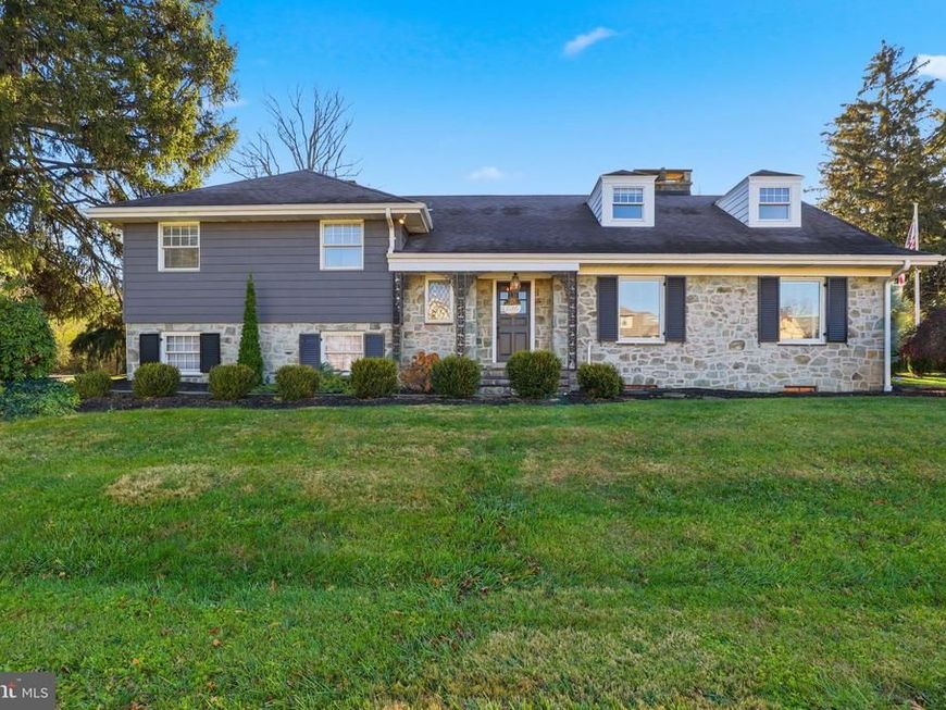 1000 Smallbrook Lane, York, PA 17403 Main Photo