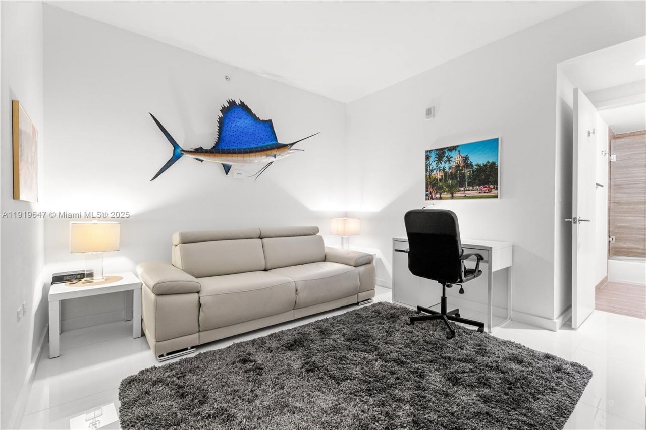 1010 Brickell Ave, Unit 4206, Miami, FL 33131 Photo