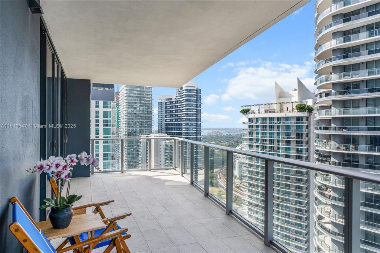 1010 Brickell Ave, Unit 4206, Miami, FL 33131 Photo