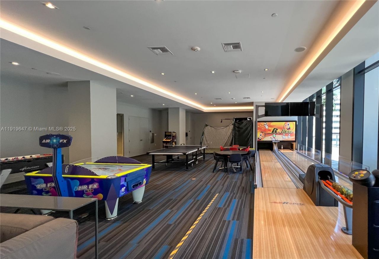 1010 Brickell Ave, Unit 4206, Miami, FL 33131 Photo