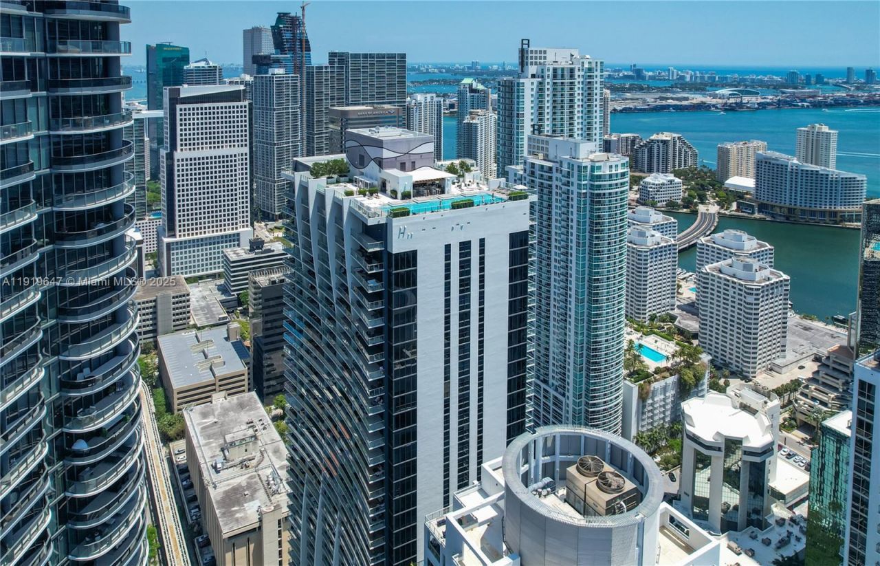 1010 Brickell Ave, Unit 4206, Miami, FL 33131 Photo