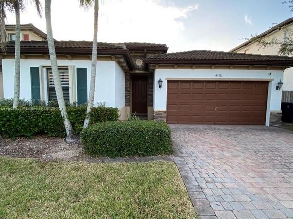4318 SW 164th Ct, Miami, FL 33185