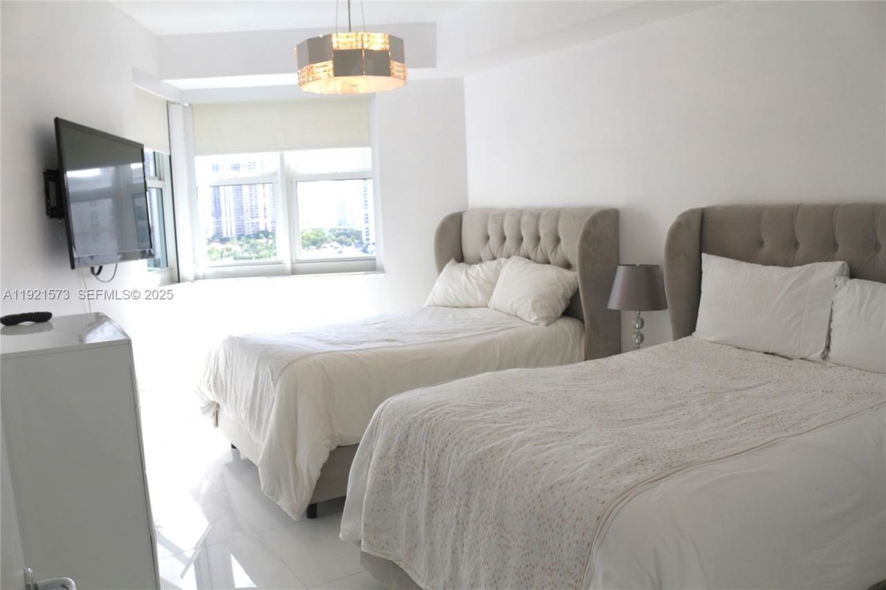 20000 E Country Club Dr, Unit 1207, Aventura, FL 33180 Photo