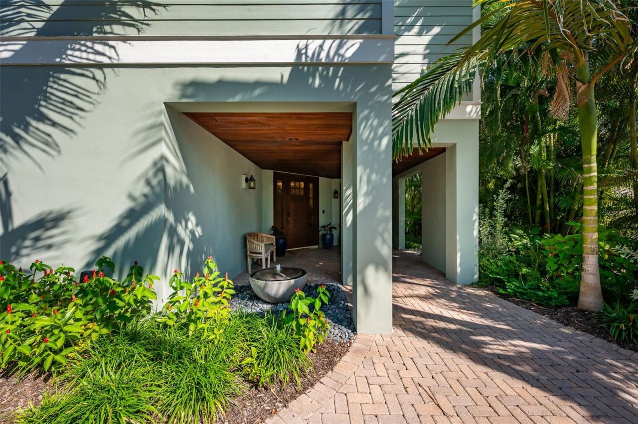 526 56th Street, Holmes Beach, FL 34217 Photo