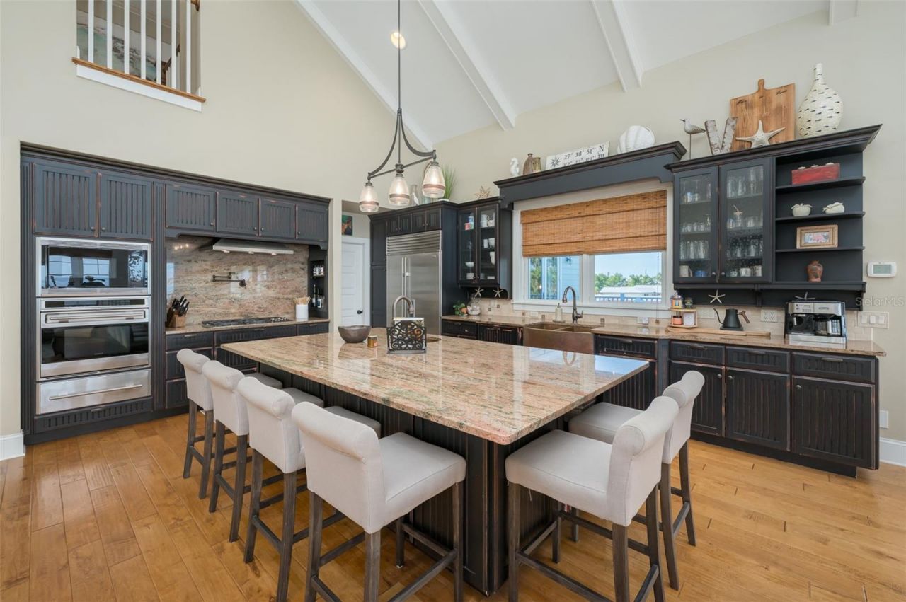 526 56th Street, Holmes Beach, FL 34217 Photo