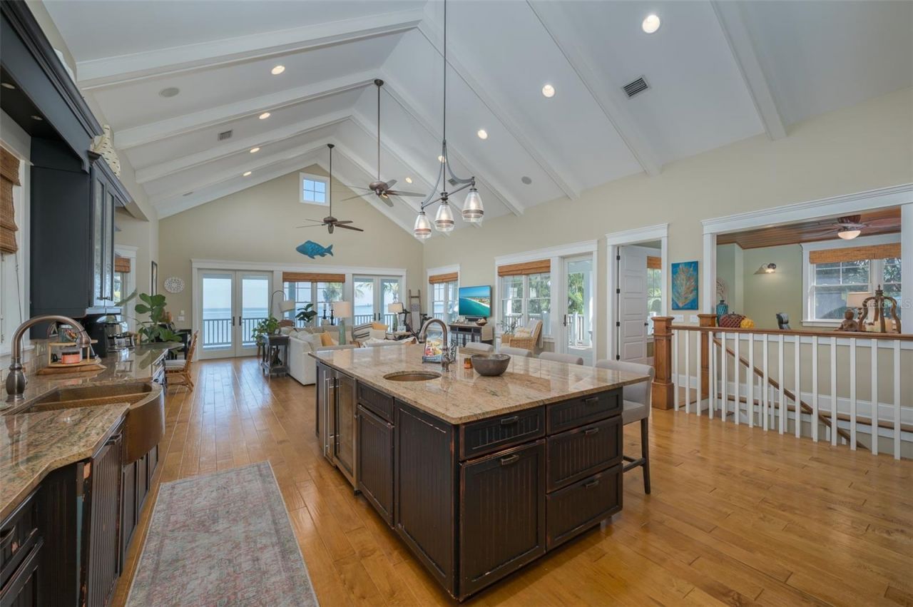 526 56th Street, Holmes Beach, FL 34217 Photo