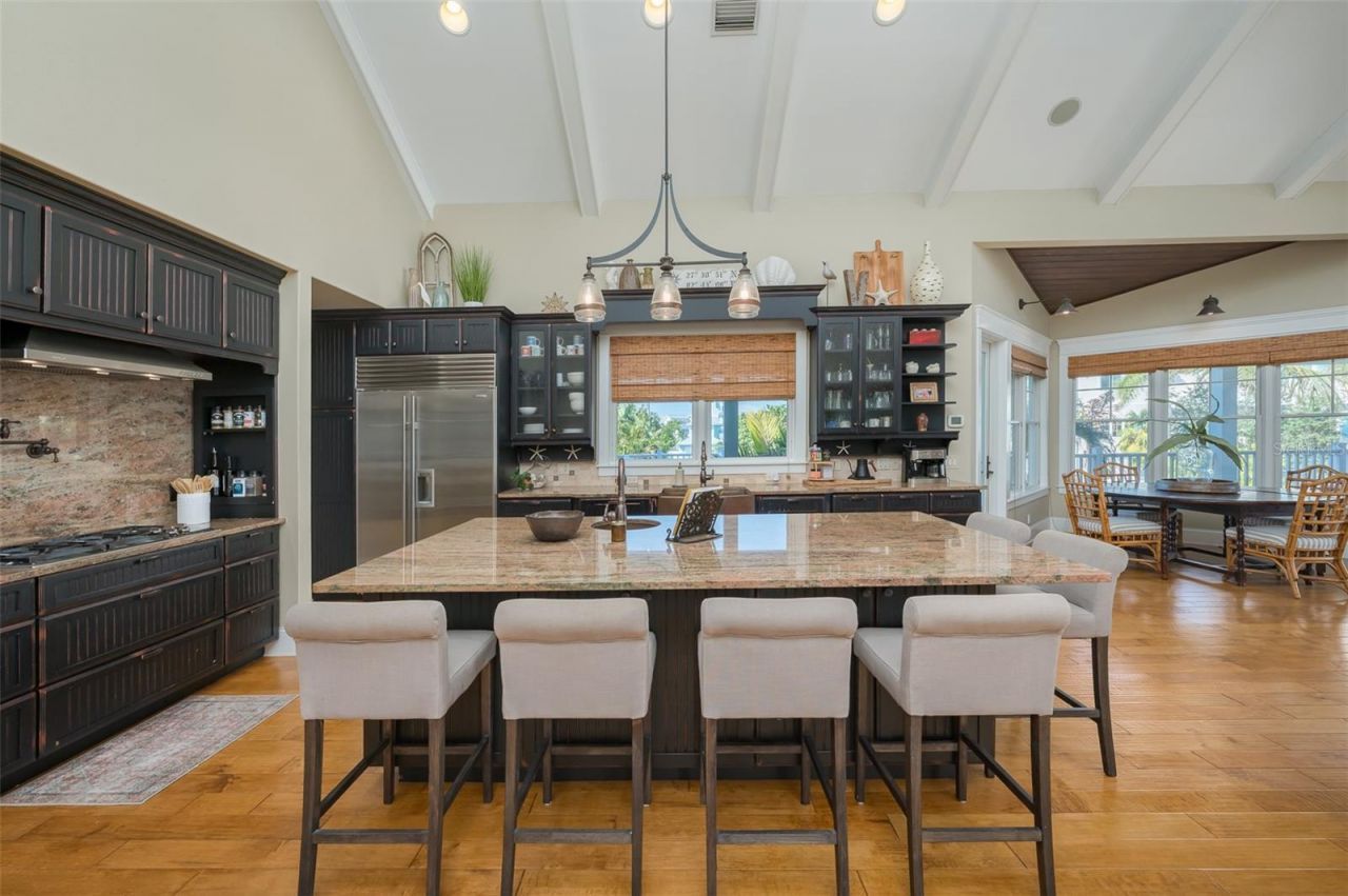 526 56th Street, Holmes Beach, FL 34217 Photo