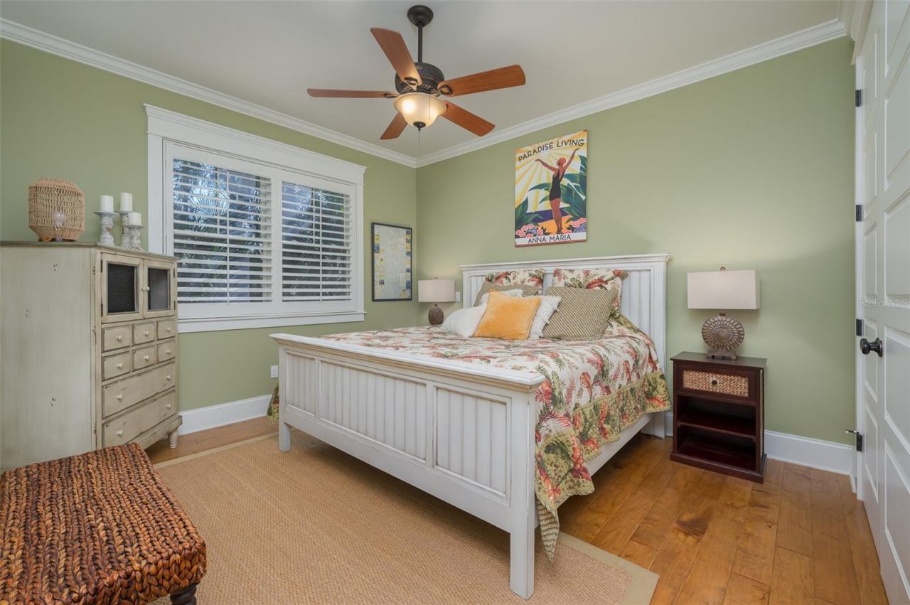 526 56th Street, Holmes Beach, FL 34217 Photo