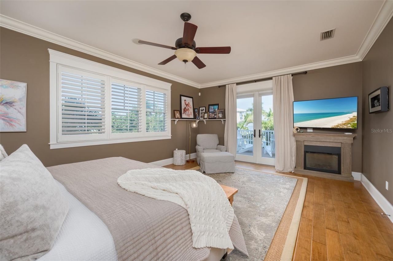 526 56th Street, Holmes Beach, FL 34217 Photo