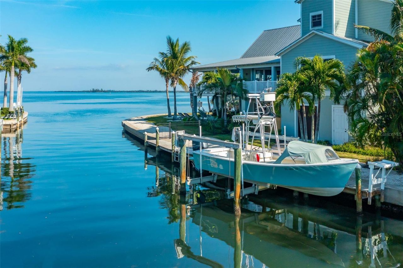 526 56th Street, Holmes Beach, FL 34217 Photo