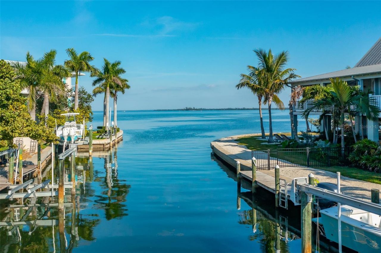 526 56th Street, Holmes Beach, FL 34217 Photo