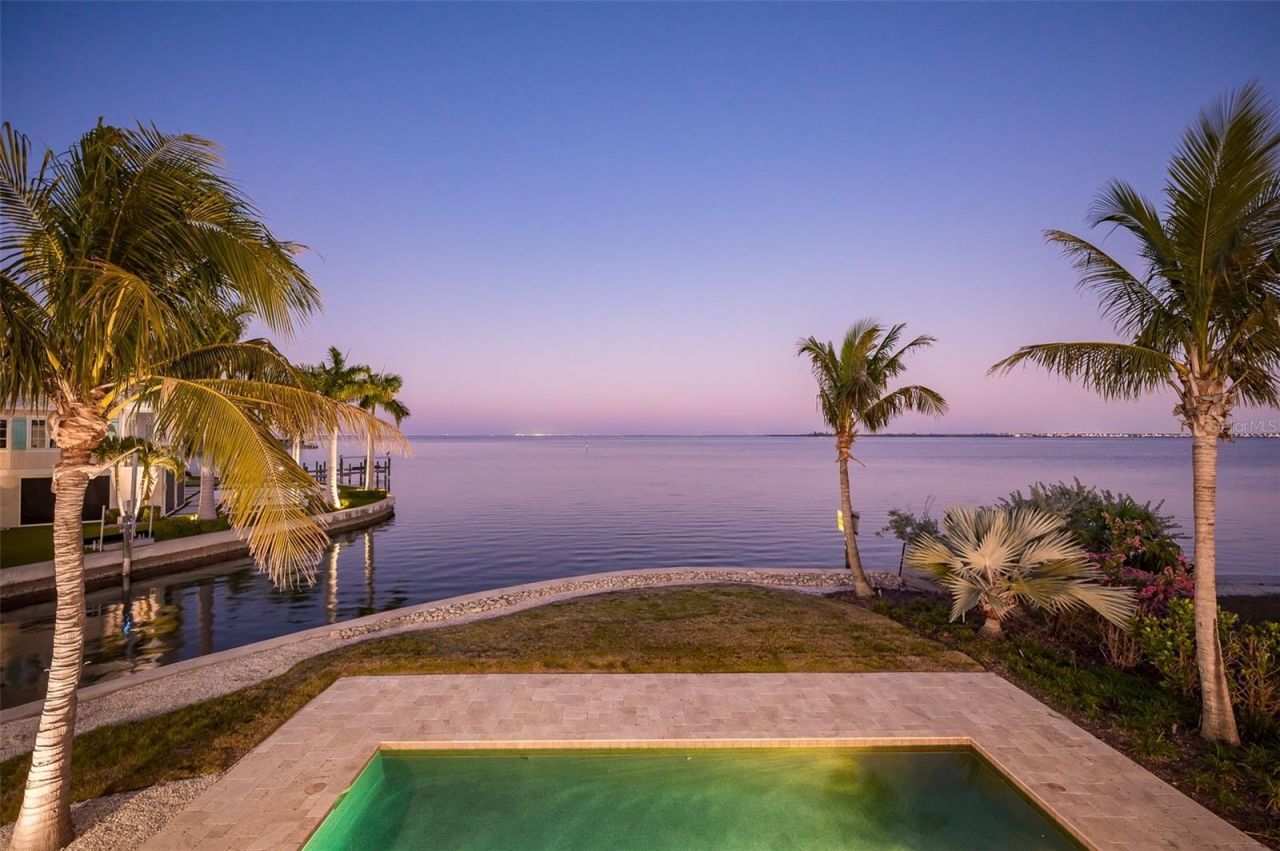 526 56th Street, Holmes Beach, FL 34217 Photo