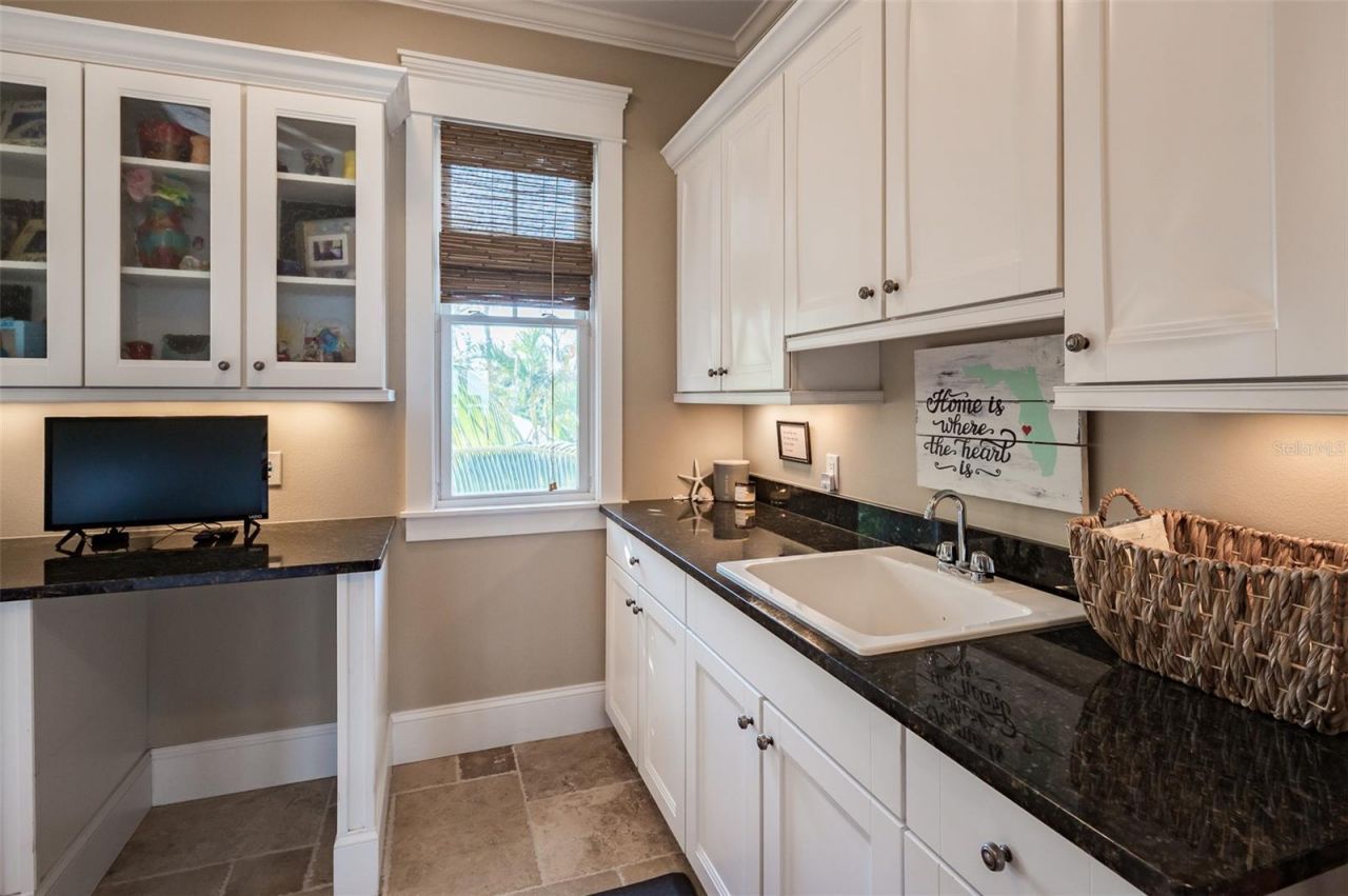 526 56th Street, Holmes Beach, FL 34217 Photo