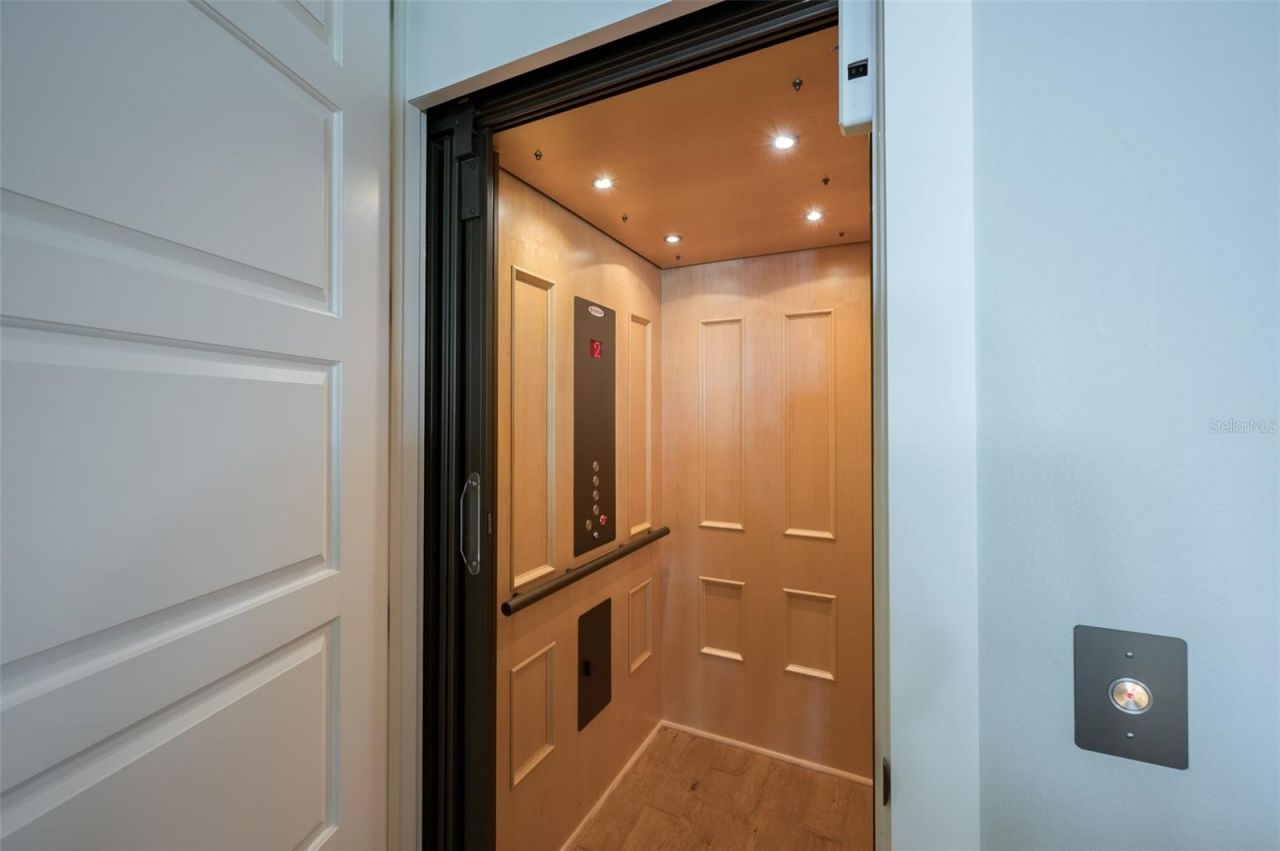 526 56th Street, Holmes Beach, FL 34217 Photo