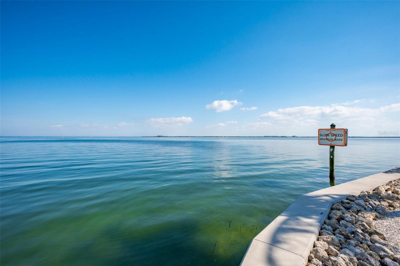 526 56th Street, Holmes Beach, FL 34217 Photo