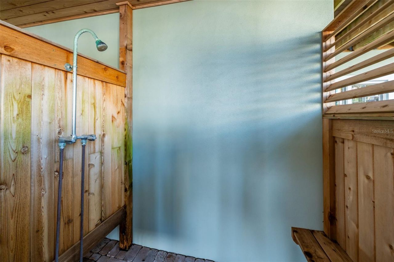 526 56th Street, Holmes Beach, FL 34217 Photo