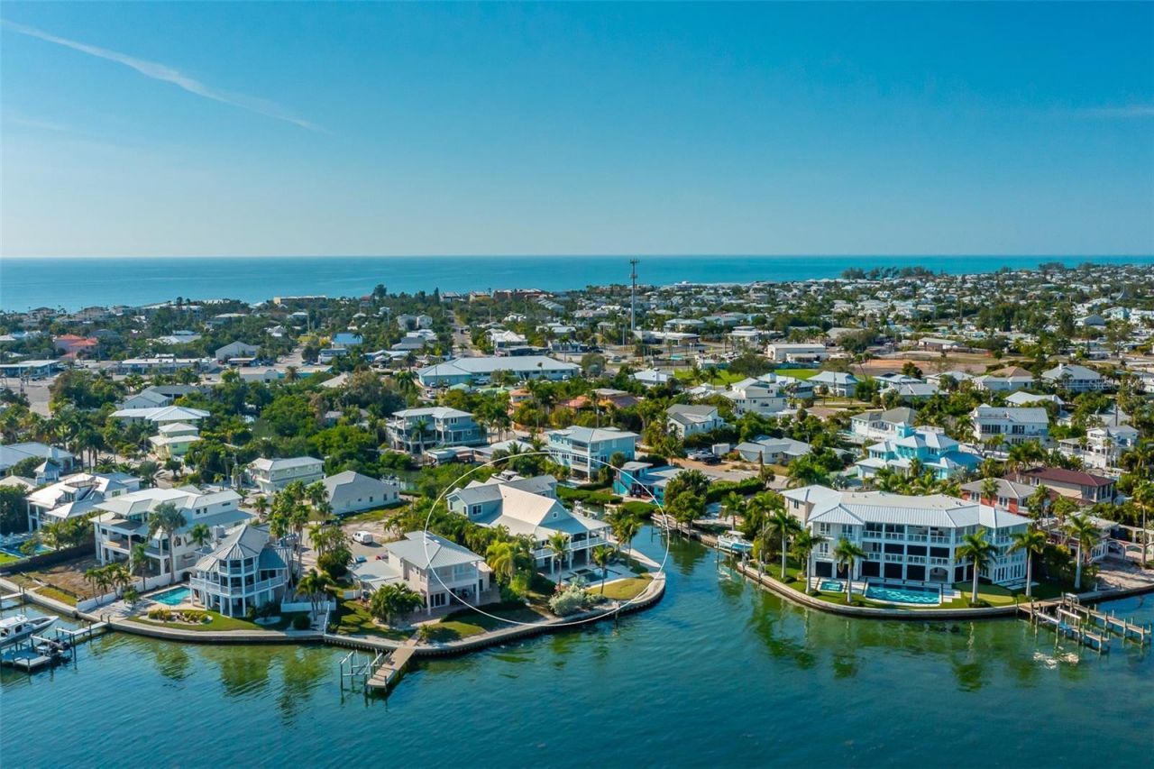 526 56th Street, Holmes Beach, FL 34217 Photo