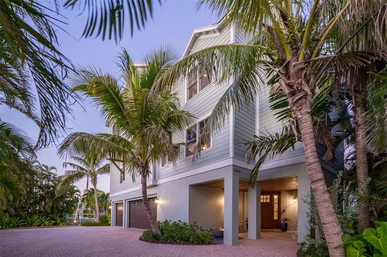 526 56th Street, Holmes Beach, FL 34217 Photo