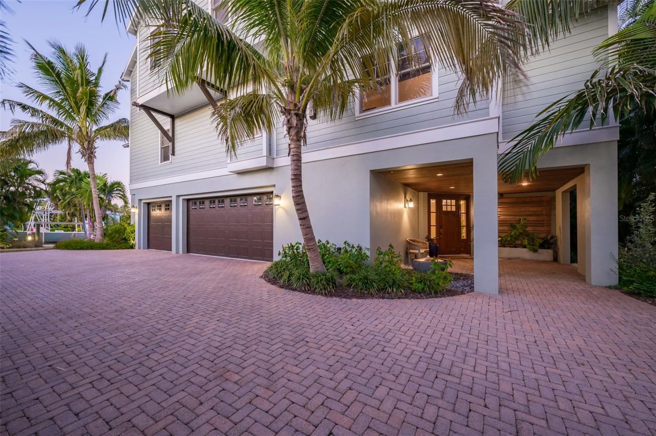 526 56th Street, Holmes Beach, FL 34217 Photo