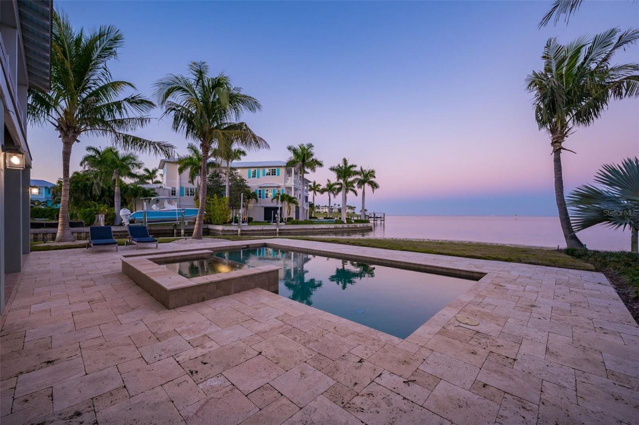 526 56th Street, Holmes Beach, FL 34217 Photo