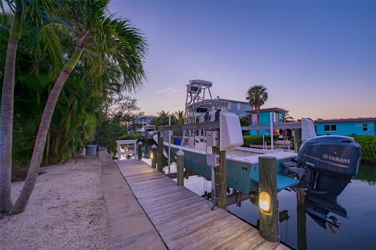 526 56th Street, Holmes Beach, FL 34217 Photo