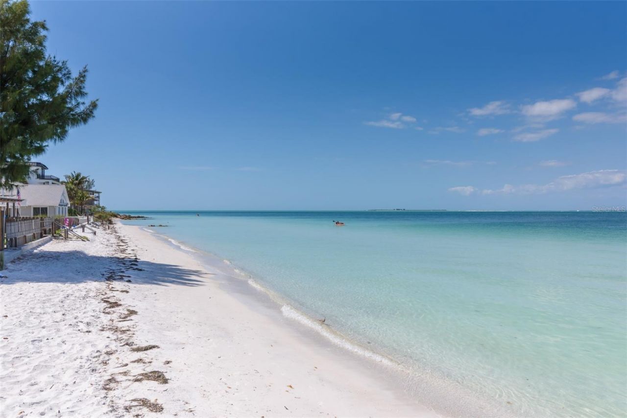 526 56th Street, Holmes Beach, FL 34217 Photo