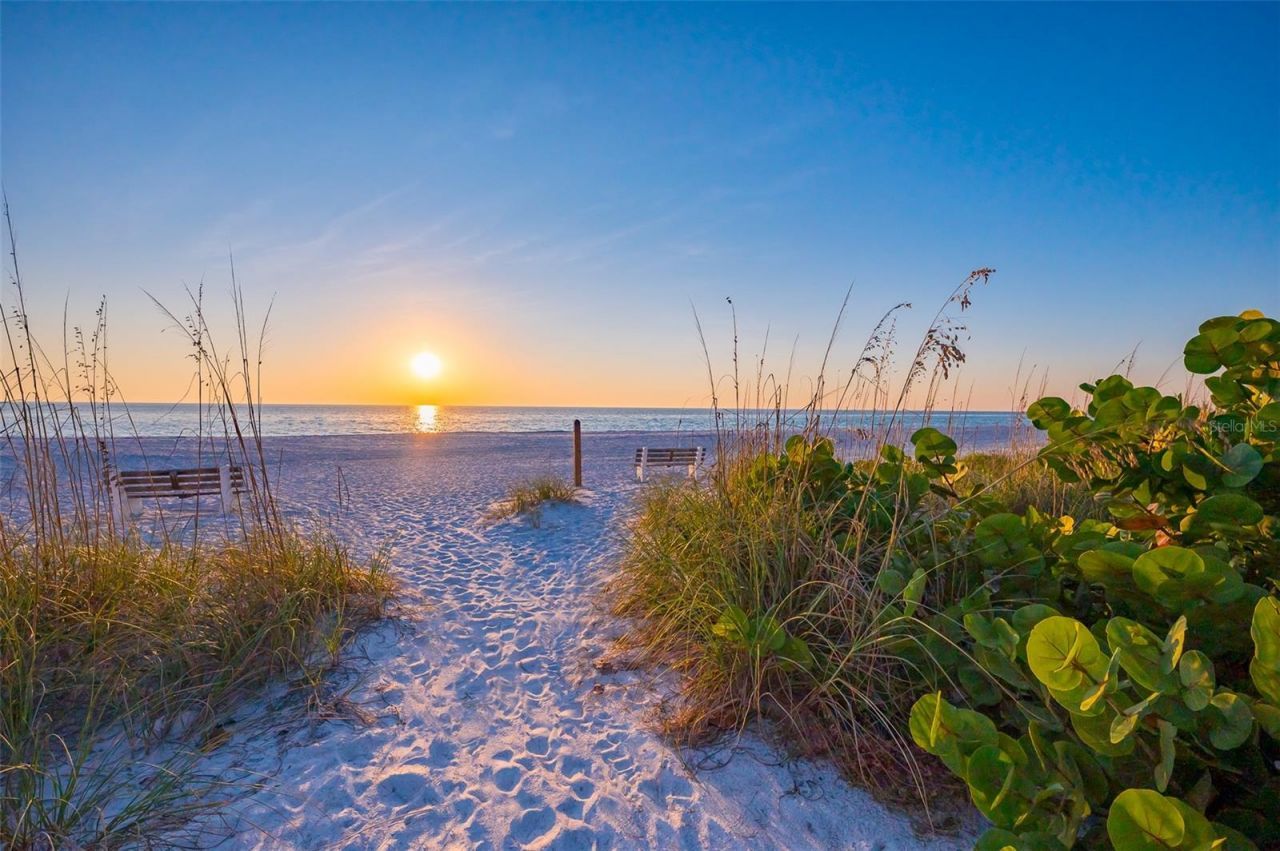 526 56th Street, Holmes Beach, FL 34217 Photo