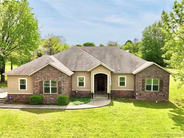 1714 E Old Military Road, Stigler, OK 74462