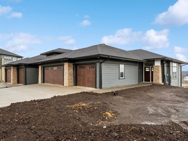 1909 Country Club Drive, Coralville, IA 52241