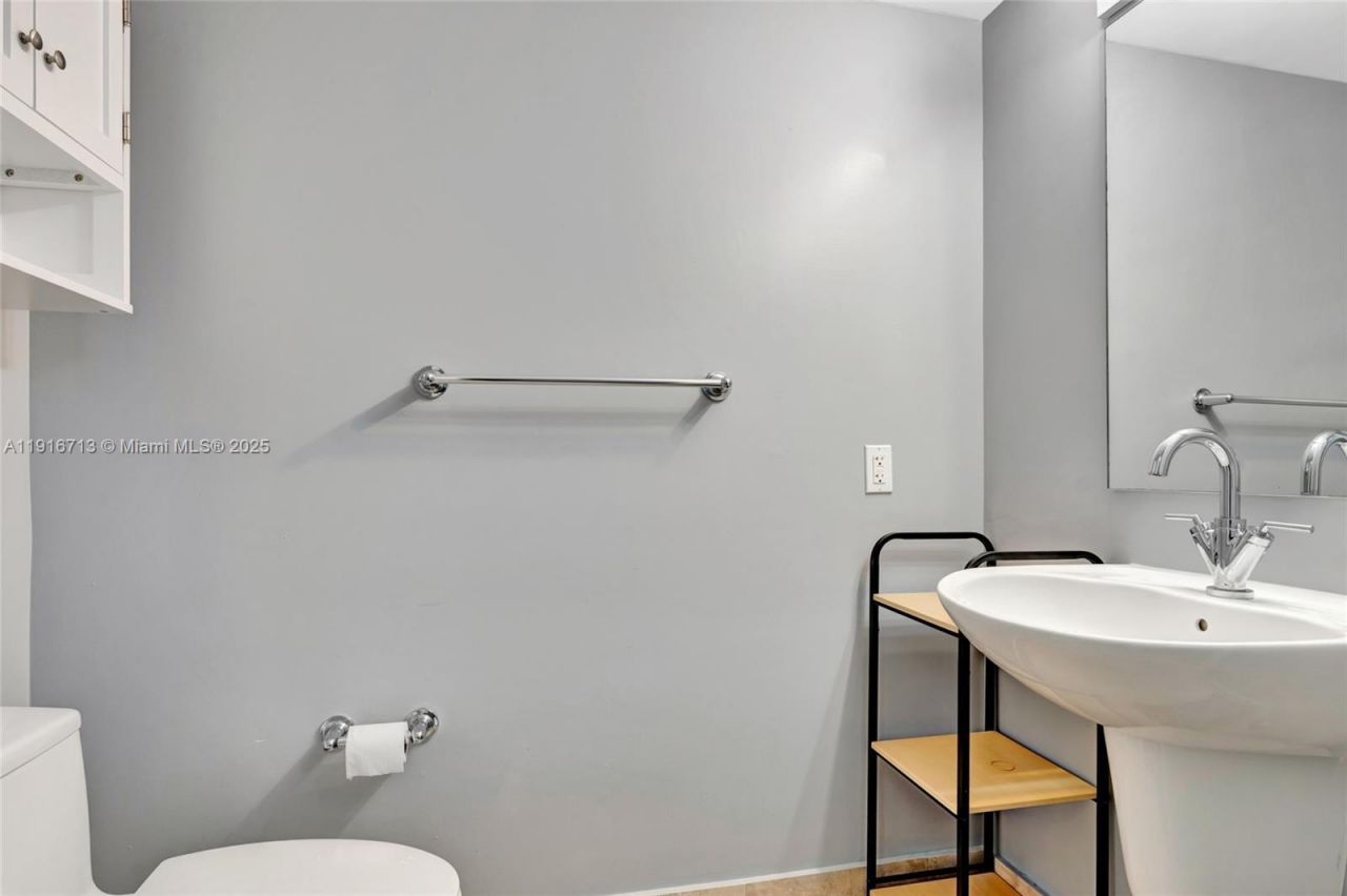 41 SE 5th St, Unit 1212, Miami, FL 33131 Photo