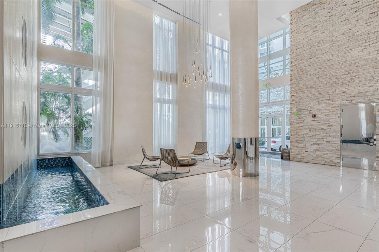 41 SE 5th St, Unit 1212, Miami, FL 33131 Photo