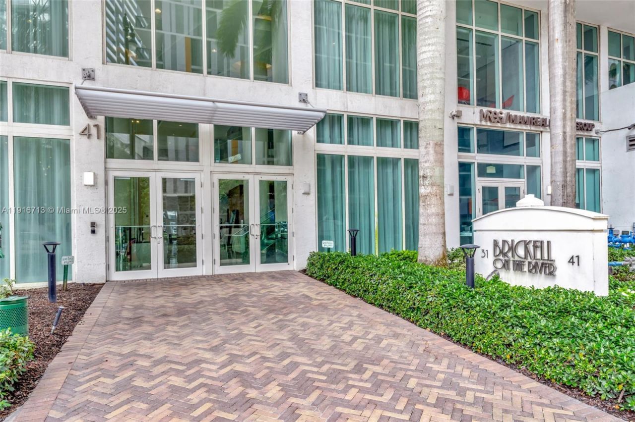 41 SE 5th St, Unit 1212, Miami, FL 33131 Photo