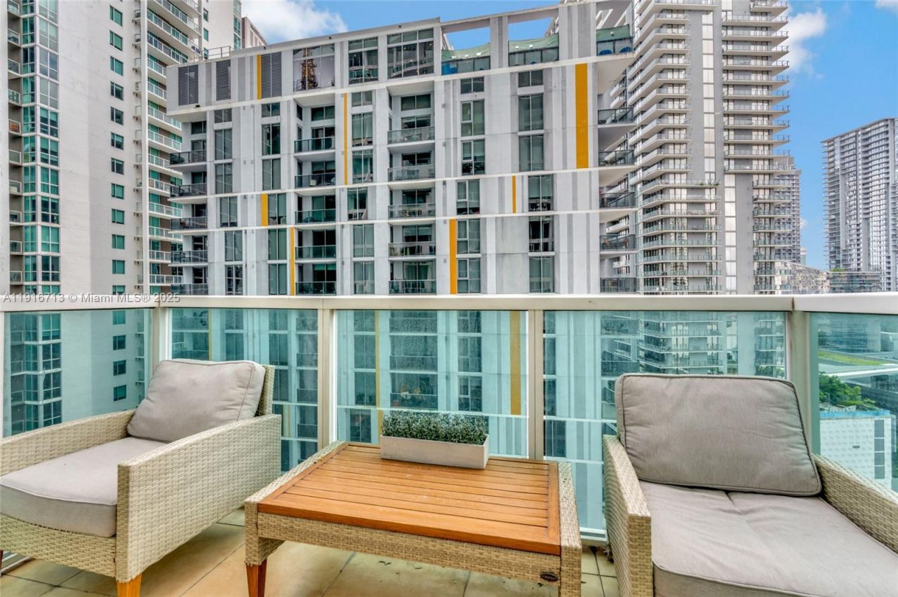 41 SE 5th St, Unit 1212, Miami, FL 33131 Photo