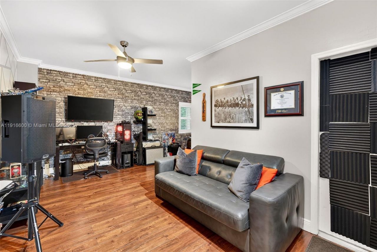 20230 NW 7th St, Pembroke Pines, FL 33029 Photo