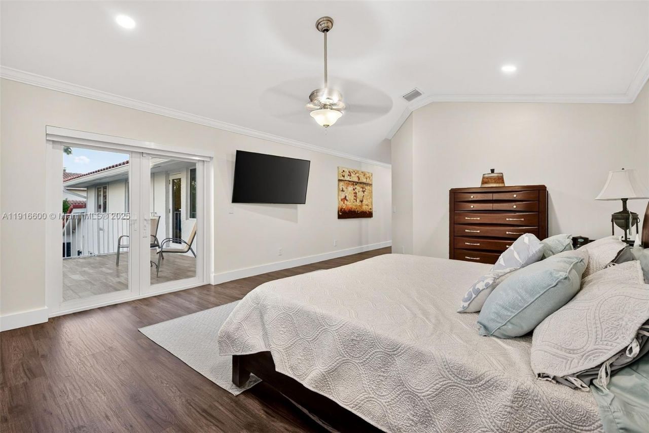 20230 NW 7th St, Pembroke Pines, FL 33029 Photo