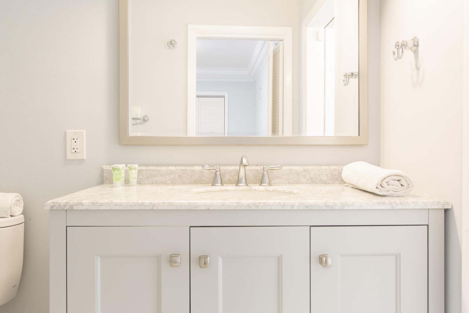 247 Bloomfield Drive, West Palm Beach, FL 33405 Photo