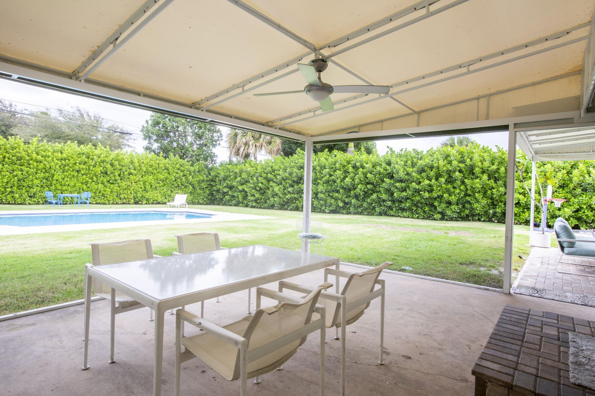 247 Bloomfield Drive, West Palm Beach, FL 33405 Photo