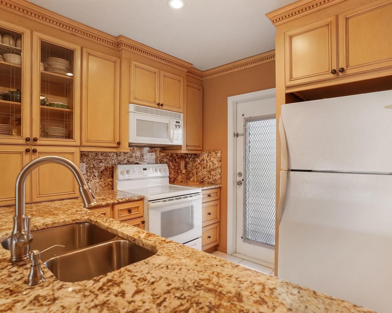 3501 NW 47th Avenue, Unit 503, Lauderdale Lakes, FL 33319 Photo