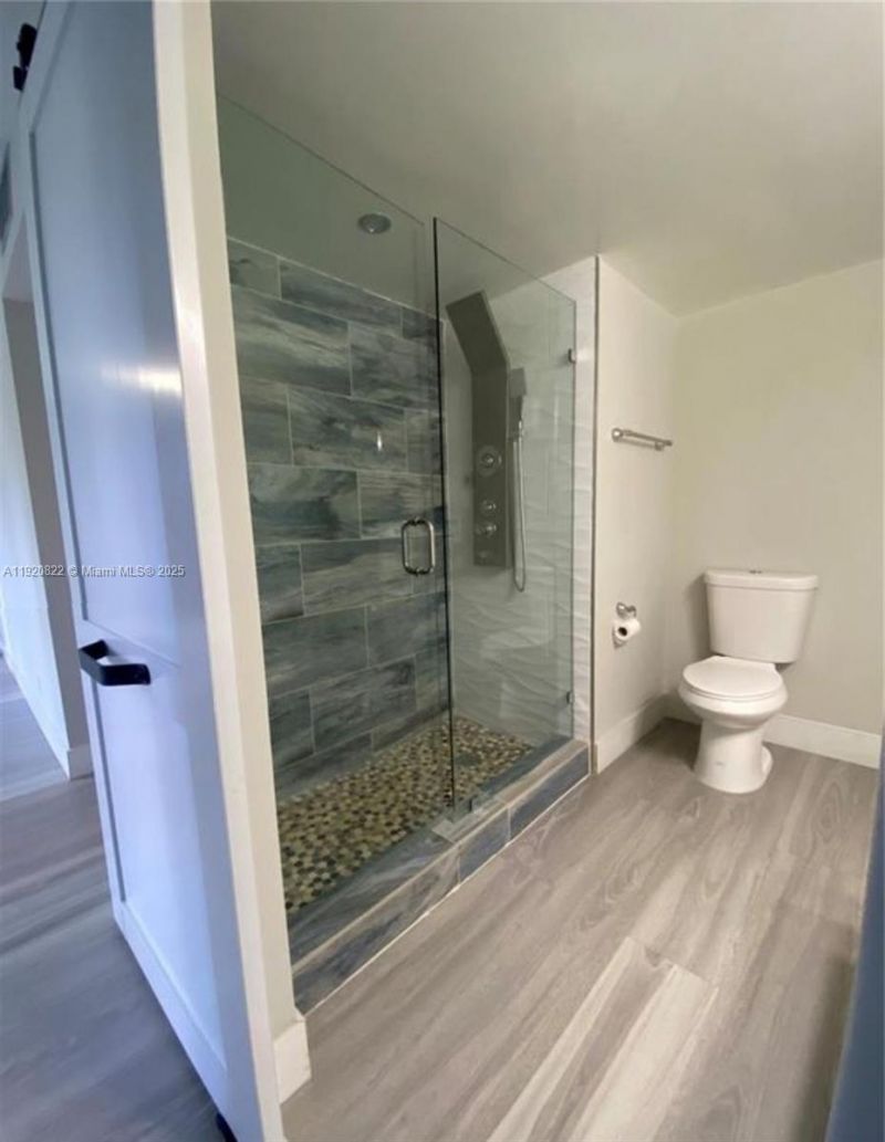 922 NE 199th St, Unit 1D, Miami, FL 33179 Photo