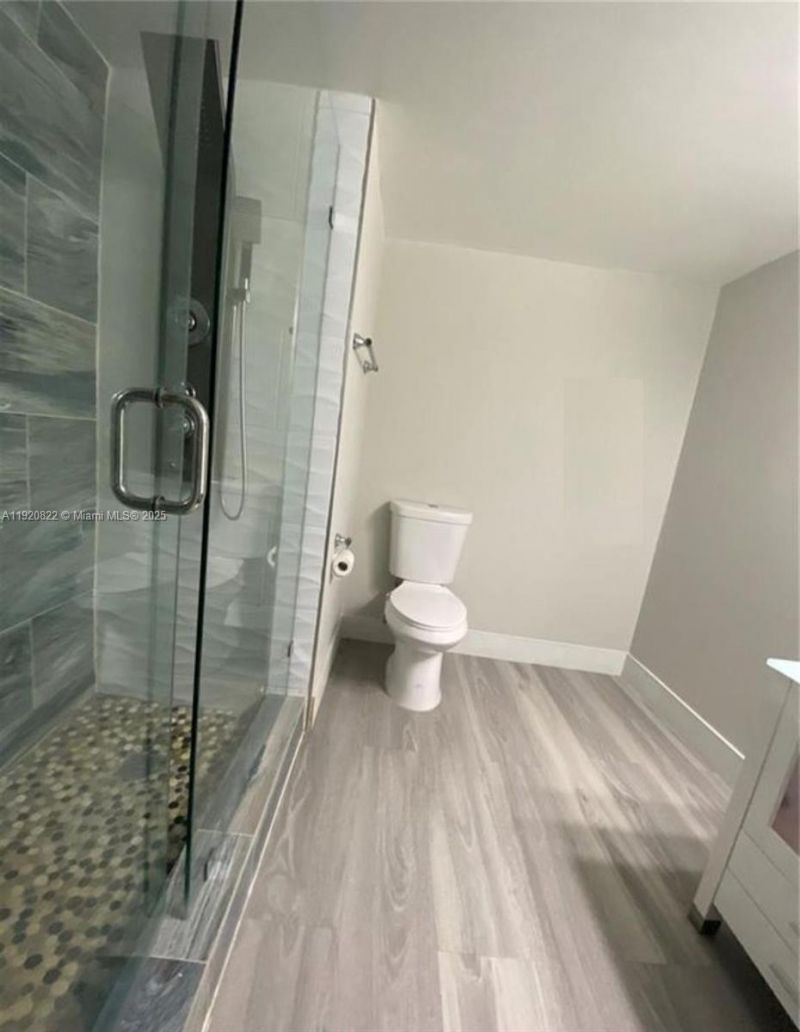 922 NE 199th St, Unit 1D, Miami, FL 33179 Photo