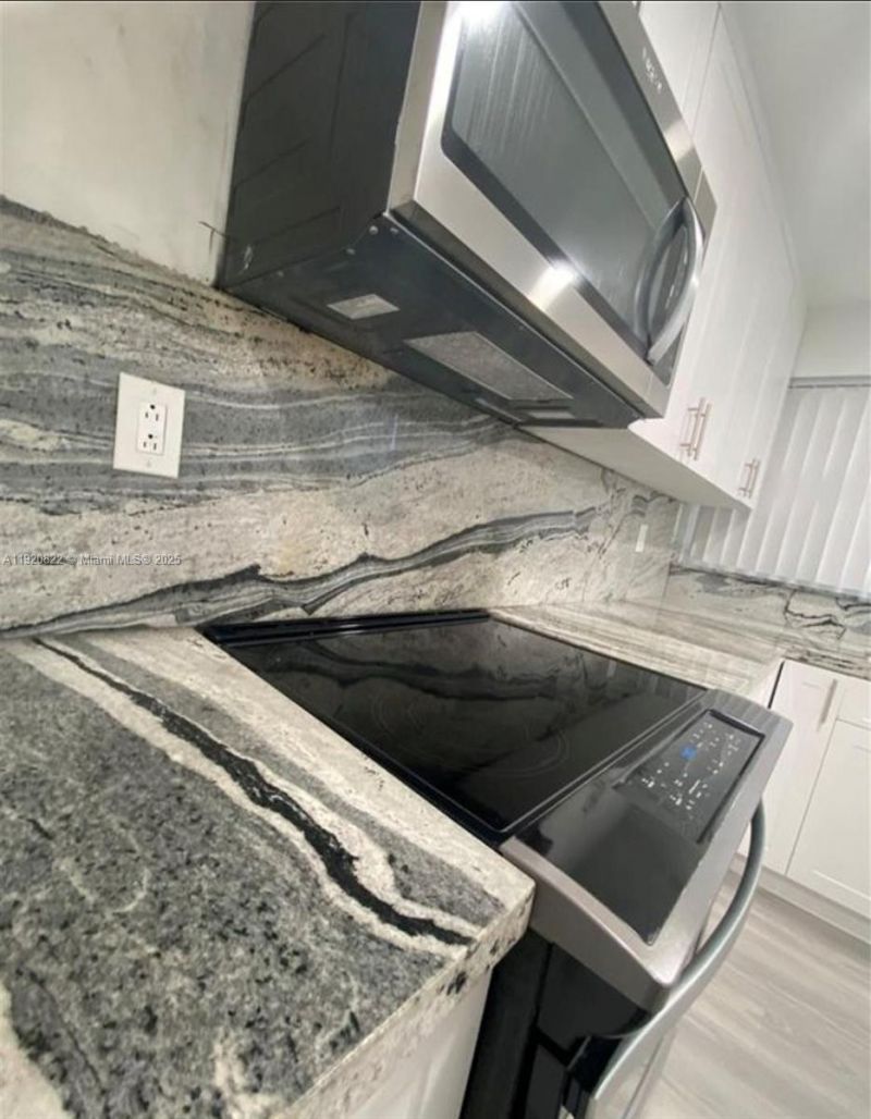 922 NE 199th St, Unit 1D, Miami, FL 33179 Photo