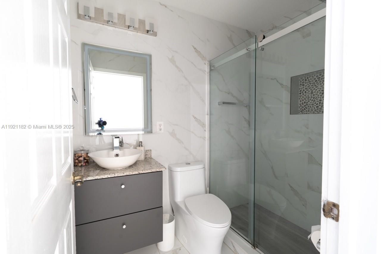 5630 NW 107th Ave, Unit 1611, Doral, FL 33178 Photo