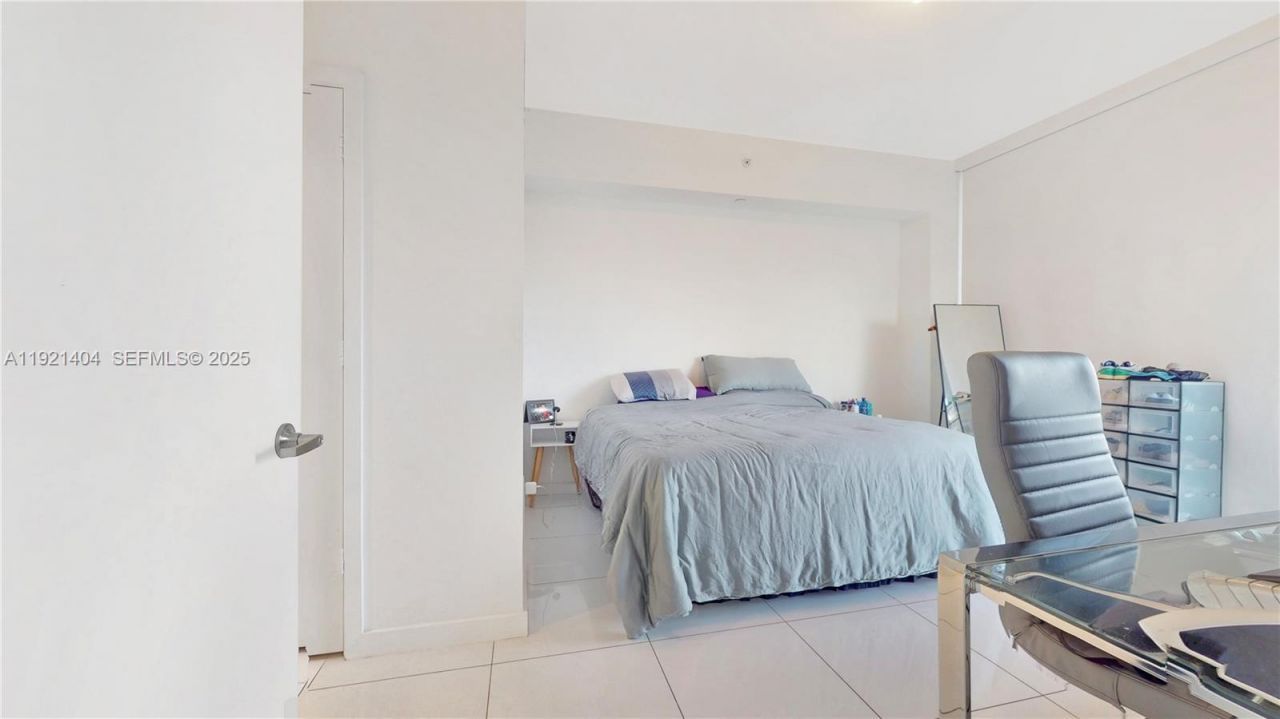 851 NE 1st Ave, Unit 1508, Miami, FL 33132 Photo